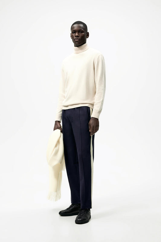 jogging trousers with side stripes